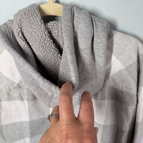 Maurices Hooded Flannel Button Up Medium Gray Buffalo Plaid Shacket Cabincore - Picture 8 of 13